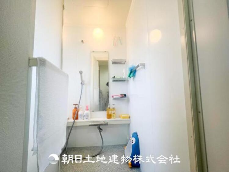 風呂 1日の疲れを癒すバスタイム。心地よいリラックスを叶える独立した美しい空間です。