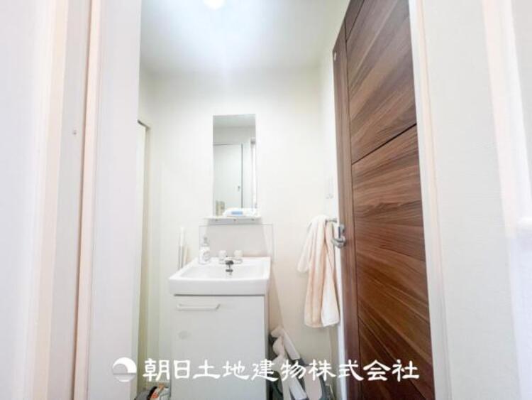 洗面 慌ただしい1日が始まり、充実した1日の終わりを締めくくる洗面所。