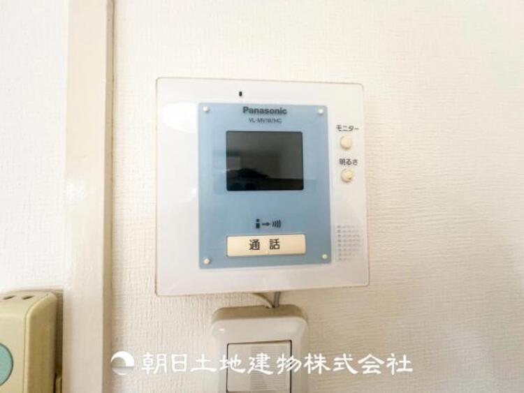その他 TVモニター付きインターホンは訪問者のお顔を確認出来安心な機能です！