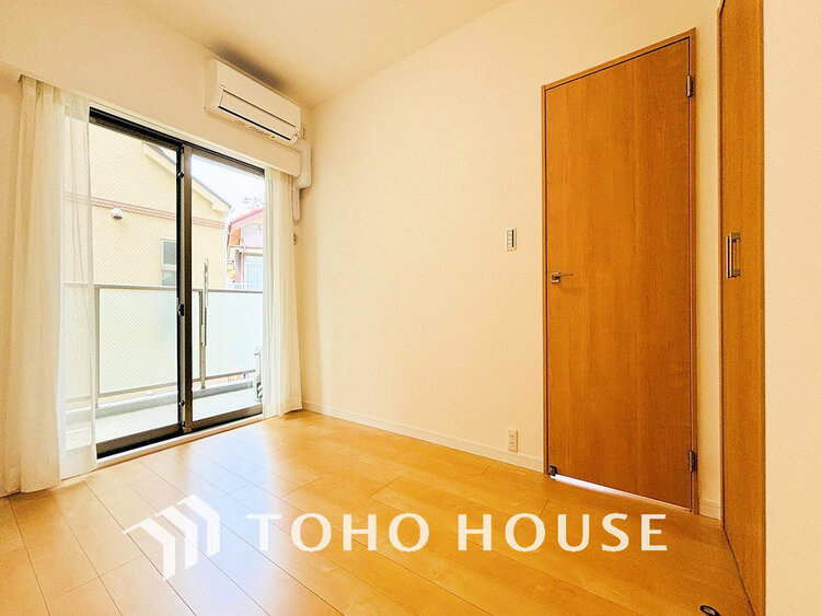 内装 シンプルですっきりとした室内は飽きのこない居心地の良い雰囲気