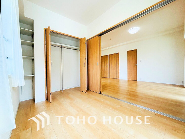 内装 家具の配置のし易い室内です。趣味の部屋としても充分な広さです