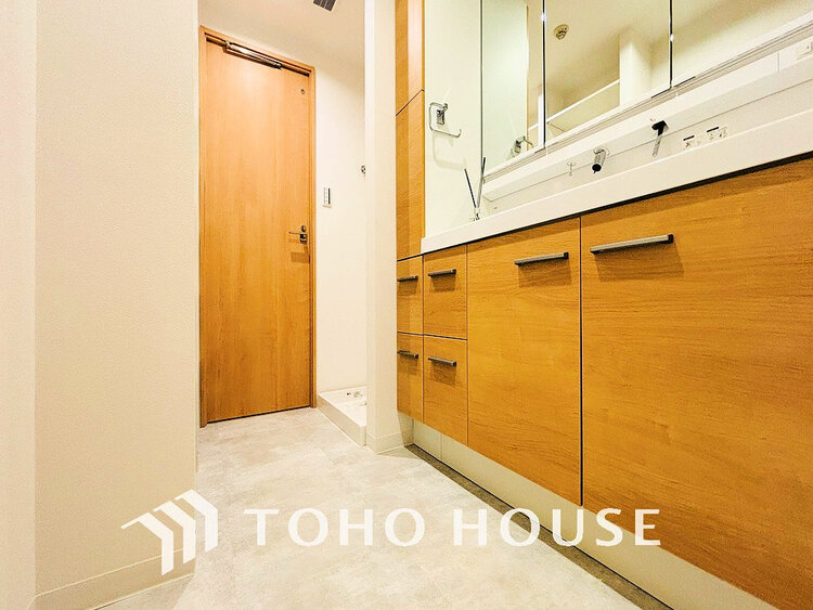 洗面 清潔感のある洗面室で朝の身支度を