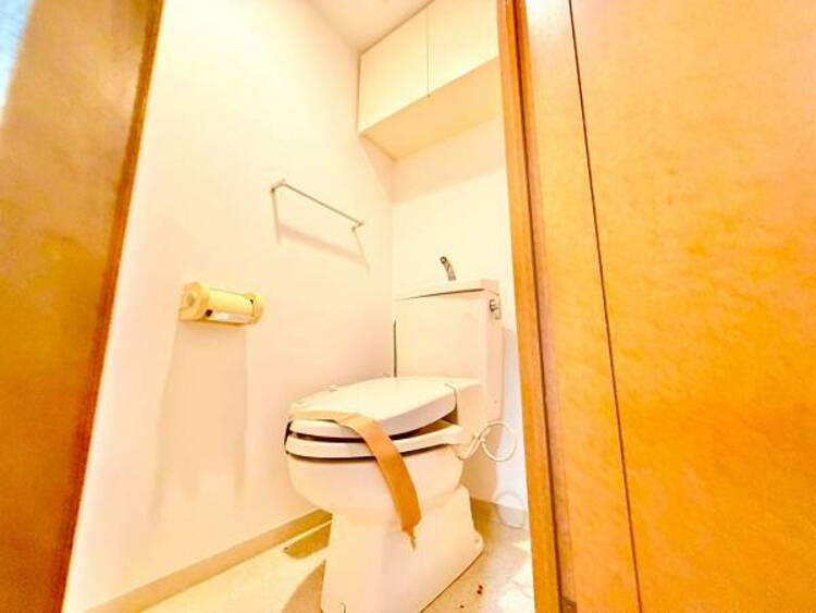 トイレ 清潔感のあるシンプルで使いやすいトイレです。