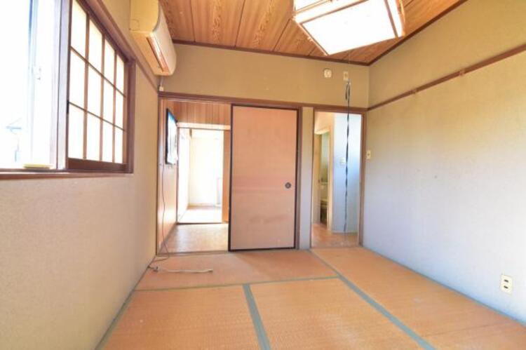 内装 独立性を高めたお部屋。たっぷりの収納も配備しており、片付いた空間を実現できそうです。