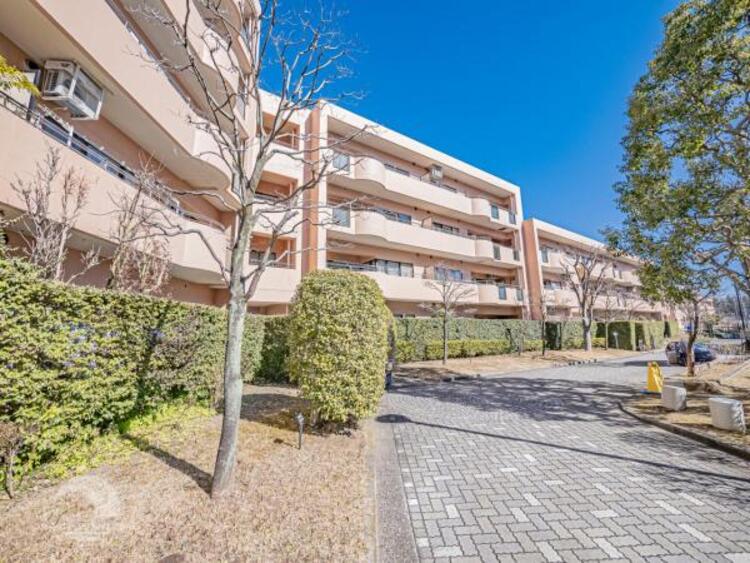 外観 家の良し悪しだけではなく周辺環境も重要なポイントとなります！ご案内時に周辺環境もご案内いたします！流行に左右されず将来にわたって価値が継続する佇まい！良好な住環境が保たれたエリアで新生活を過ごせます