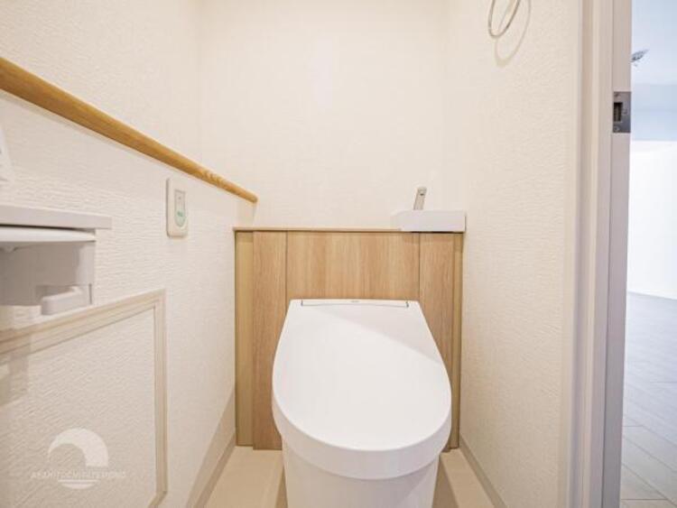 トイレ 【トイレ】ウォシュレット、保温機能付き便座など充実の設備です　お掃除がしやすくストレスフリー！！ 