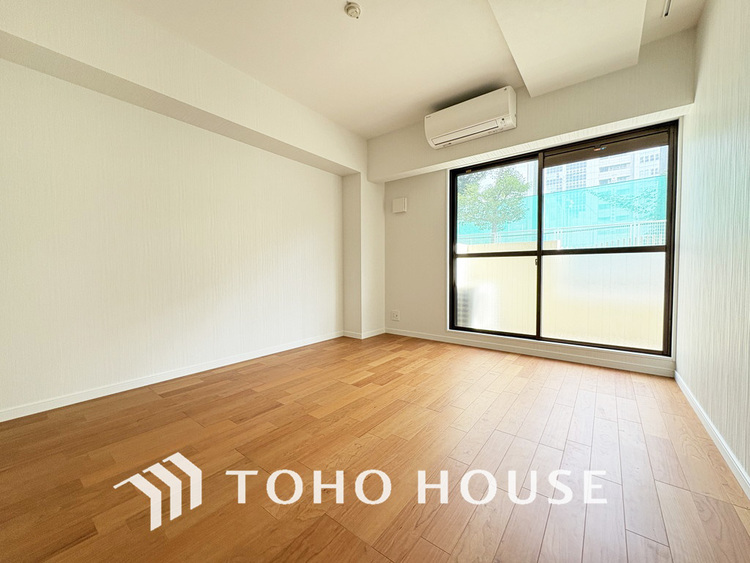 内装 採光もある洋室は、くつろぎのひと時を過ごすのにぴったり