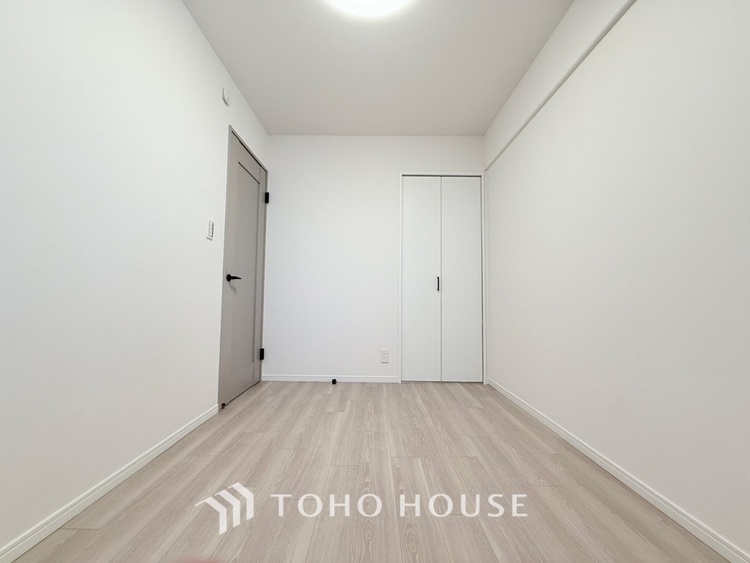 内装 寝室は一日の疲れを癒す大切な空間。快適で落ち着けるおすすめの間取りです。