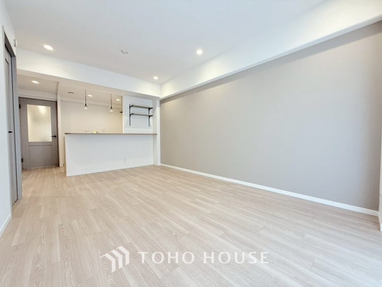 内装 【Private room】感性を育むプライベートルームはシンプルでスマートな空間。好みの空間で読書をしたり、音楽を聞いたりと一人の時間も充実したものにできます。