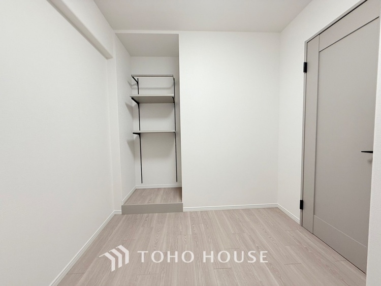 内装 【Private room】感性を育むプライベートルームはシンプルでスマートな空間。好みの空間で読書をしたり、音楽を聞いたりと一人の時間も充実したものにできます。