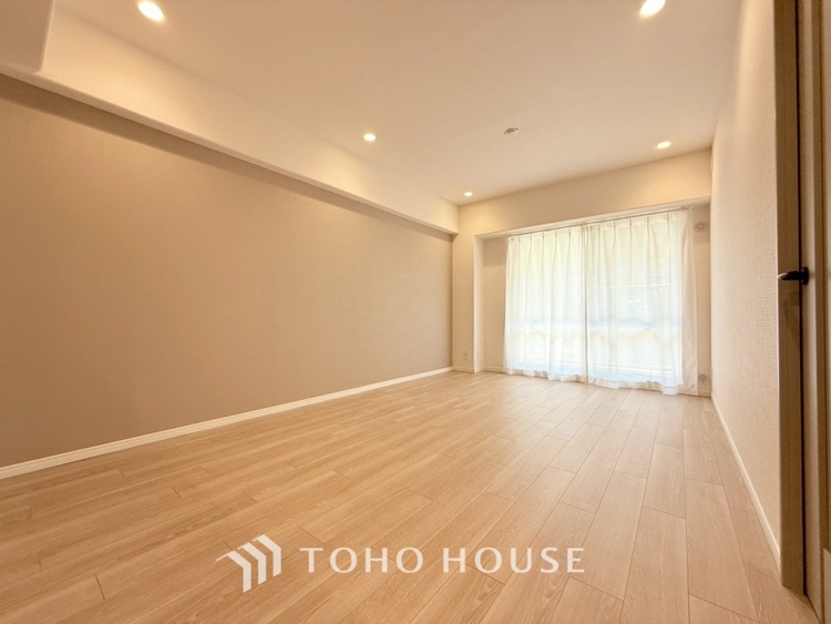 内装 【Private room】感性を育むプライベートルームはシンプルでスマートな空間。好みの空間で読書をしたり、音楽を聞いたりと一人の時間も充実したものにできます。