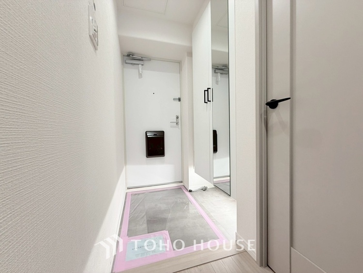 内装 【Private room】感性を育むプライベートルームはシンプルでスマートな空間。好みの空間で読書をしたり、音楽を聞いたりと一人の時間も充実したものにできます。