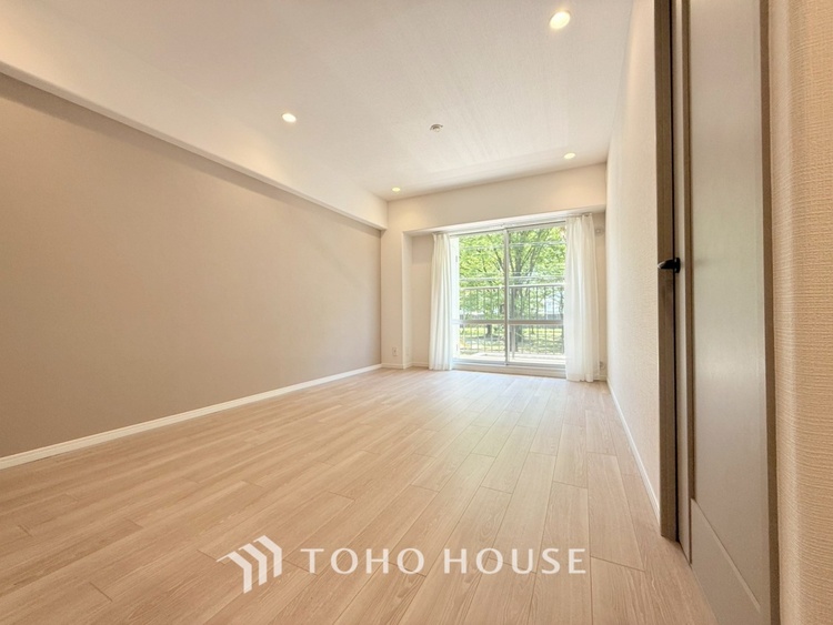 その他 【Kitchen】調理しながらもご家族のお顔が見れるカウンターキッチン。ついつい料理中お子様の様子が気になるもの。安心してお料理に取り組んでいただけます。会話だって自然とはずむはず。