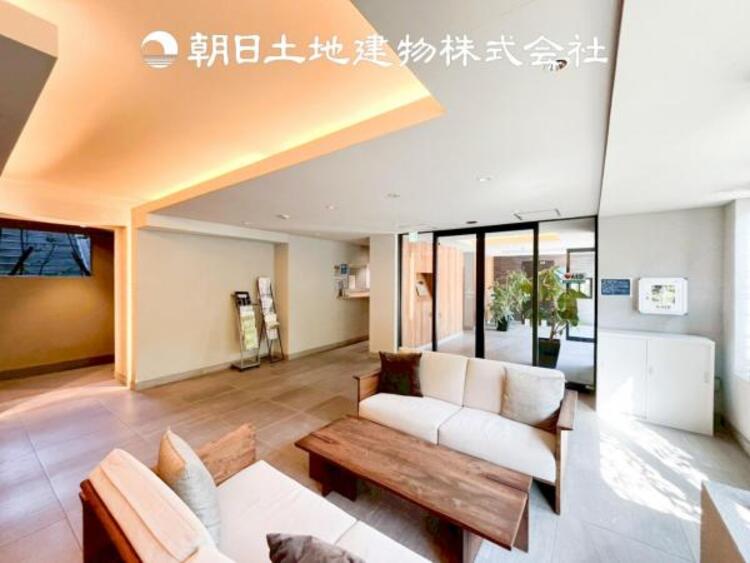 その他 【ロビー】マンション敷地内はオートロック付きで安心のセキュリティ。