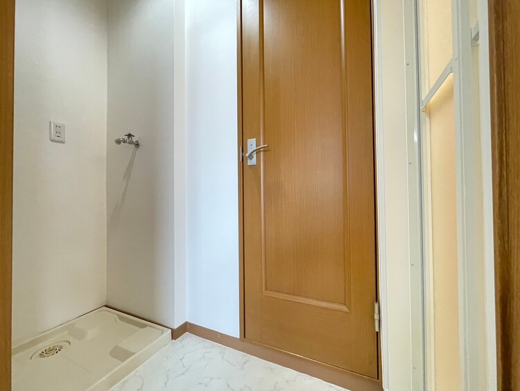 その他 十分な広さの脱衣所。