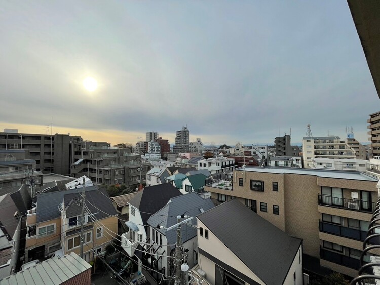 その他 眺望や窓からの景色が良いと、家で過ごす時間も快適です。