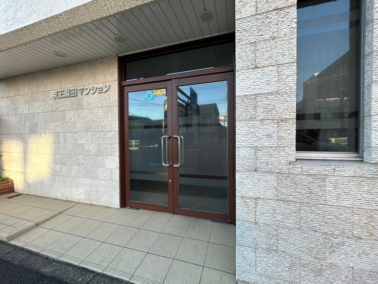 その他 上質感漂う玄関アプローチです。