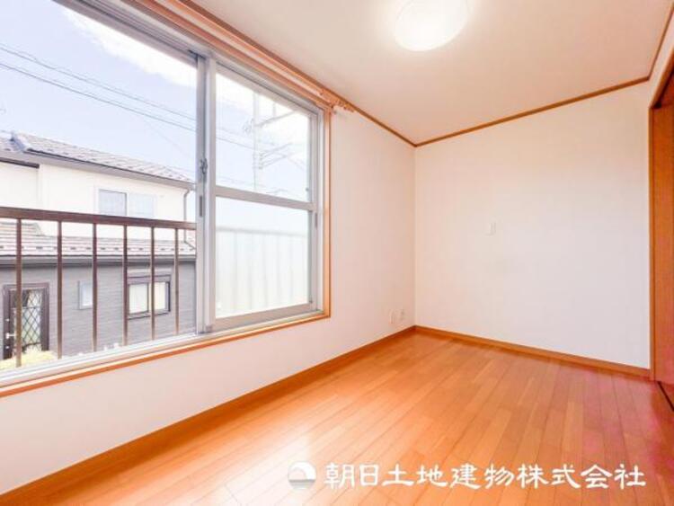 内装 【洋室】爽やかな空間演出とセンス良く纏められた室内は寛ぎ空間でなければなりません。妥協せずにまとめ上げました。