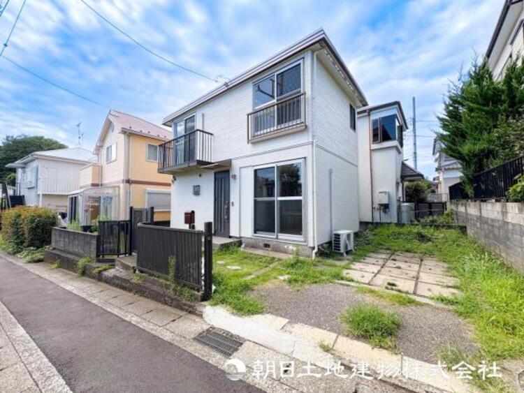 外観 【外観写真】家族の色を映し出す洗練された邸宅は、ずっと輝き続けながらいつしか街の風景に溶け込んでいきます。