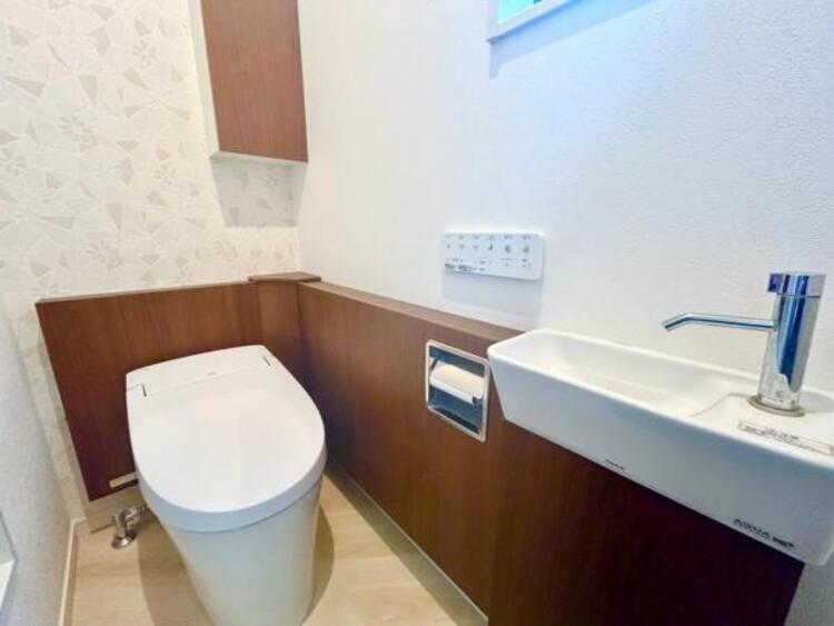トイレ 2階にもトイレを設置。朝の身支度をする際の混雑緩和などに有効にお使いいただけます。（2025.1.5撮影）
