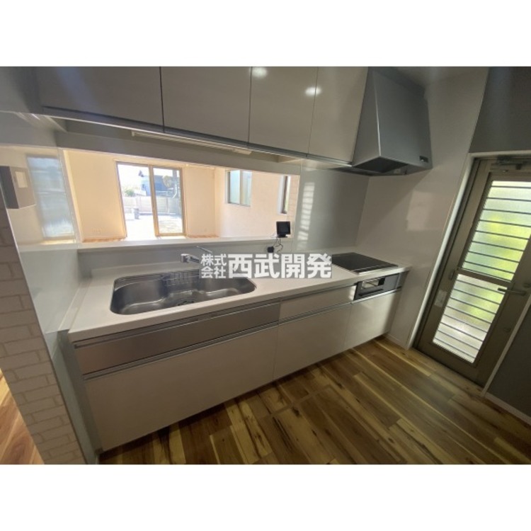 キッチン 勝手口付き