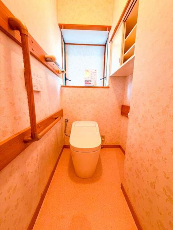 トイレ 【トイレ】ウォシュレット、保温機能付き便座など充実の設備です　お掃除がしやすくストレスフリー！！