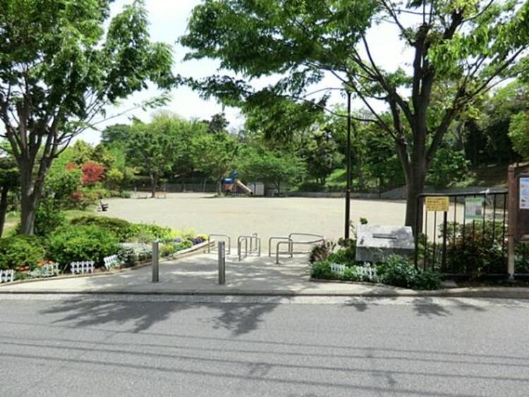 周辺 富岡西一丁目公園まで約440ｍ