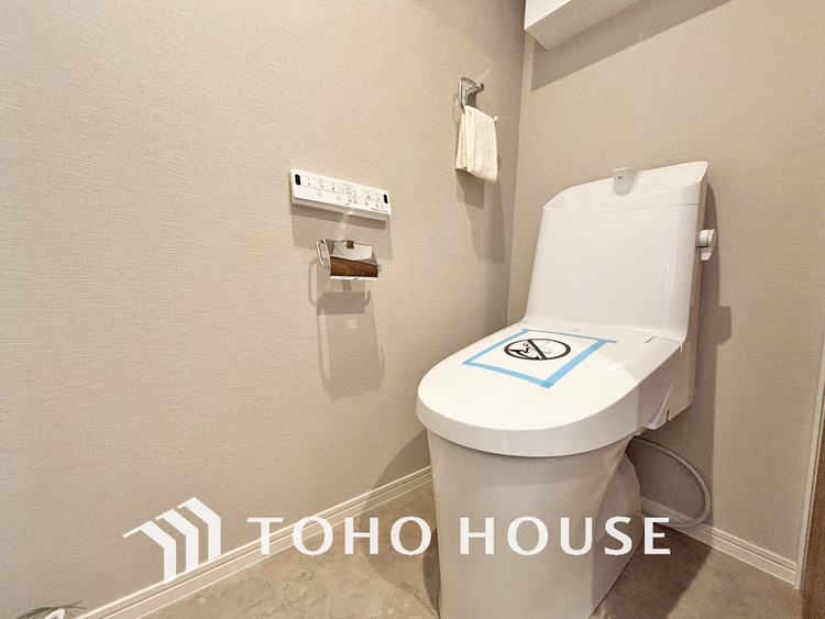 トイレ トイレには快適な温水洗浄便座付
