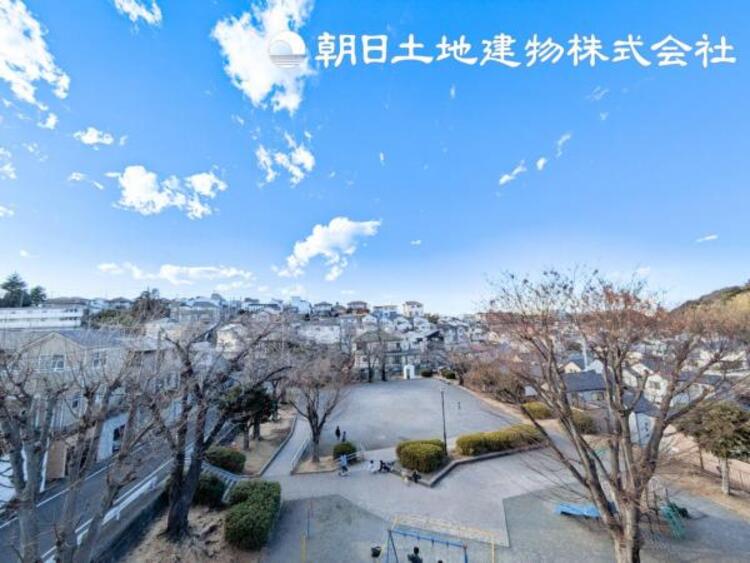 その他 【眺望】温かい太陽を感じる事ができるのは、目の前に遮るものが無いから。彼方に広がる風景が絵画のように広がります。