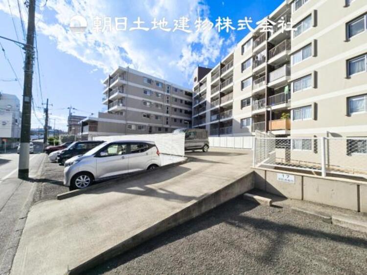 駐車場 【駐車場】