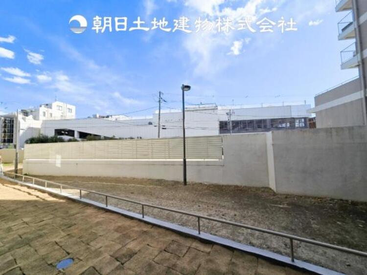 その他 【眺望】温かい太陽を感じる事ができるのは、目の前に遮るものが無いから。彼方に広がる風景が絵画のように広がります。