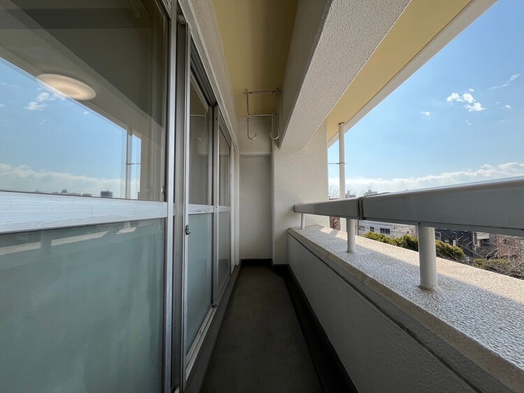 その他 朝の澄んだ空気や、夕方に吹く清々しい風を感じられるバルコニー。