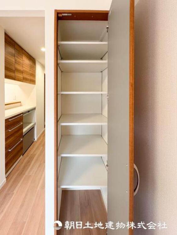 収納 【収納】子供部屋にも寝室にも、便利な全居室収納スペース付ですので、各部屋の荷物がすっきりまとまります。