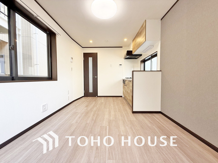 内装 広がりのある住空間、家族が集まるリビング・ダイニング