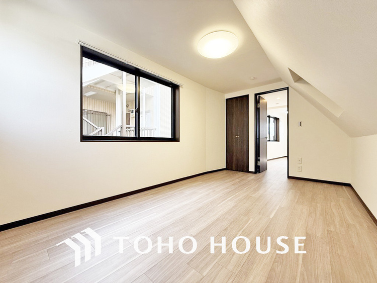 内装 シンプルですっきりとした室内は飽きのこない居心地の良い雰囲気