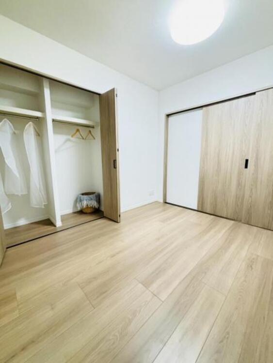 内装 独立性を高めたお部屋。たっぷりの収納も配備しており、片付いた空間を実現できそうです。