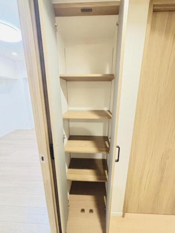 収納 空間を効率的に利用し収納スペースを確保。一日の始まりと終わりを美しく演出します。