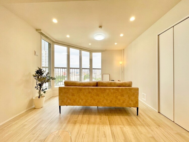 居間 快適に過ごす毎日を求めて、暮らしの中でご自身の「マイホーム」に創り上げて下さい。