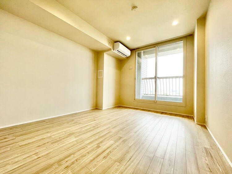 寝室 ベッドも十分に設置するスペースがあります。