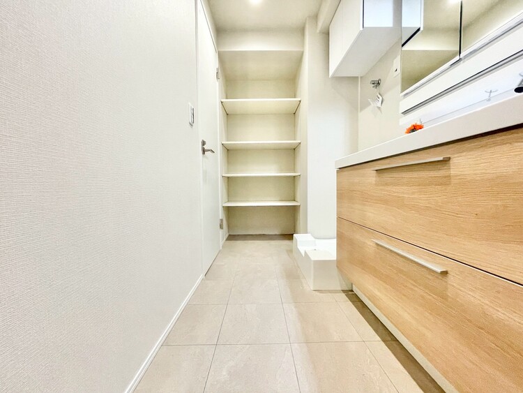 洗面 清潔感と心地よさを重視した、上質感漂うパウダールーム。