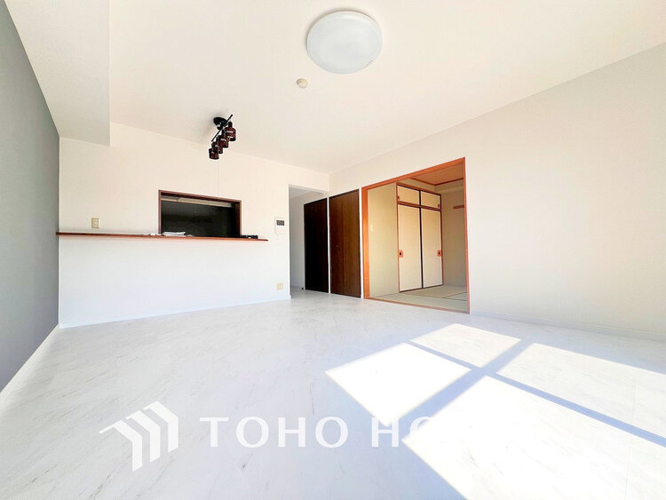 内装 上質な時間を育む暮らしのメインステージ。寛ぎとコミュニケーションを育む居心地のよい場所