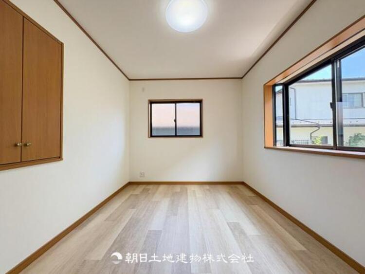 内装 