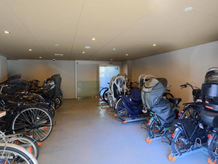 その他 屋内駐輪場
