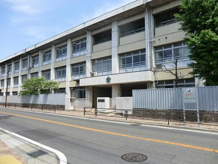 周辺 川崎市立稲田中学校  1660m