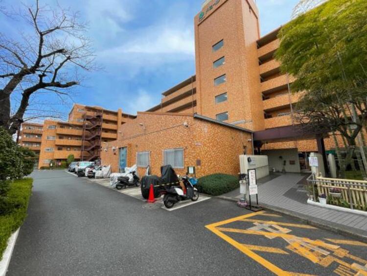 外観 ●〇光と風が行わたる開放感あふれる邸宅　春には気持ちの良いそよ風、冬には朝の暖かな光　季節の移り変わりを感じる暮らしを実現。四季の移ろいを感じる事ができる住宅は生活に潤いを与え、豊かな心を育みます〇●