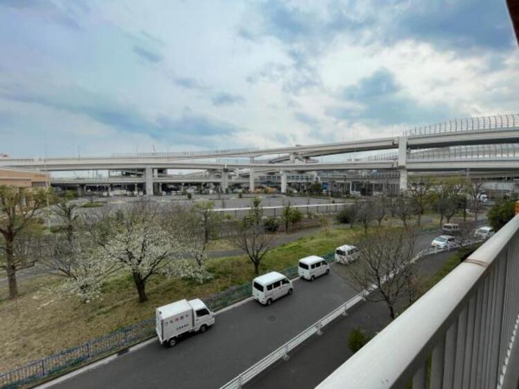 その他 何処までも見渡せる一見の価値ある眺望。見下ろすことは出来ても、見られることがないというのは、都会ではありえない贅沢さ。