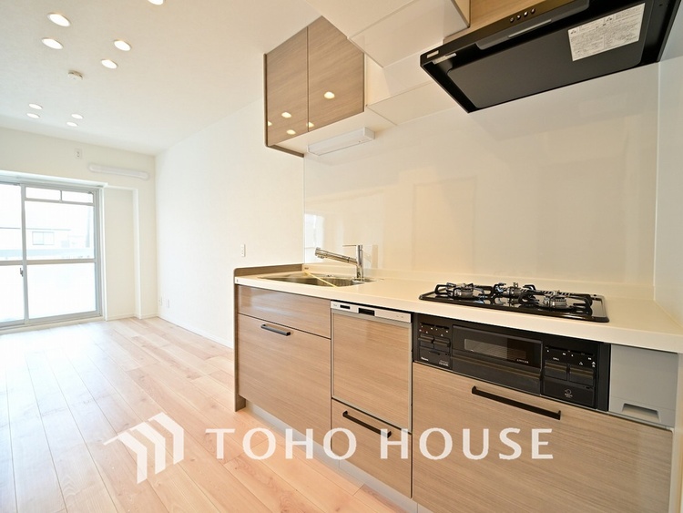 キッチン シンプルな部屋の雰囲気に溶け合うナチュラルキッチン