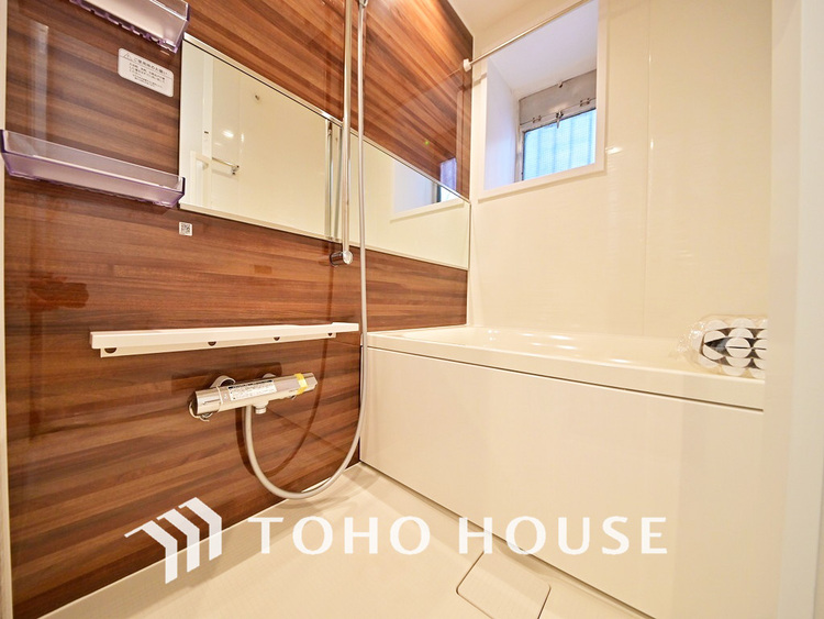 風呂 一日の疲れを癒すバスルームは、心地よいリラックスを叶える清潔感溢れる空間