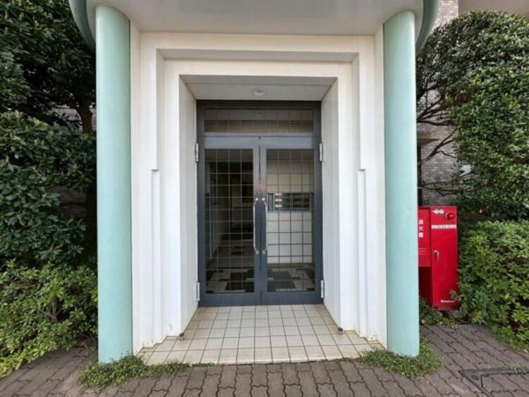 エントランス 建物玄関