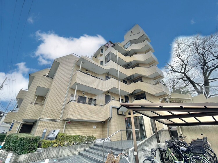 外観 資料には掲載していない情報が、現地にはたくさんあります。是非一度、現地をご確認ください。